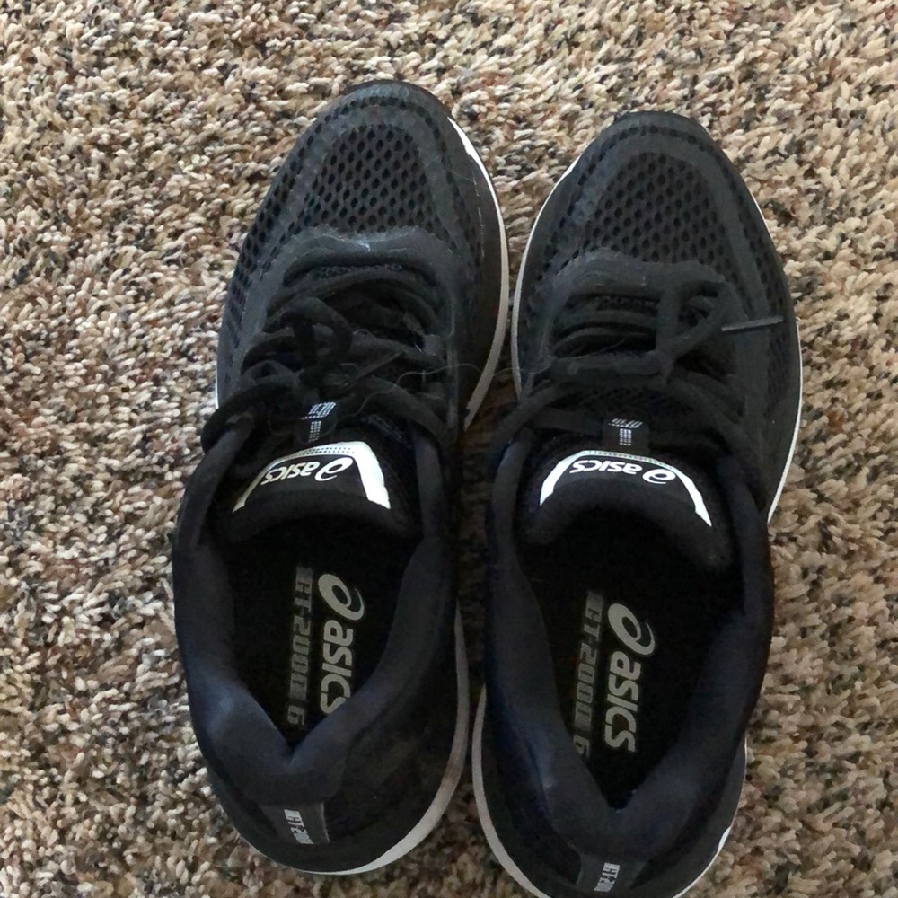 ASICS running shoes. - Picture 2 of 3